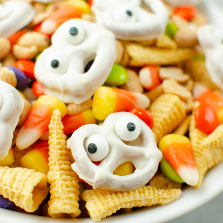 Ghostly Snack Mix